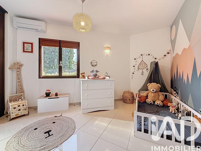 Maison - 185 m² - 7 pièces