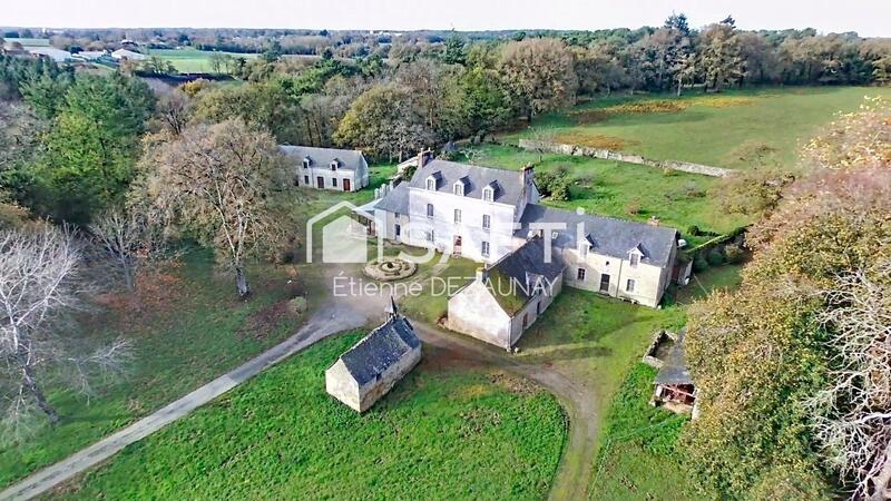 Propriété - 420 m² - 13 pièces