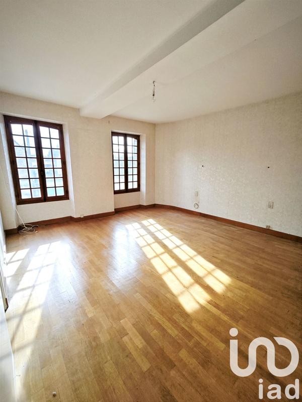 Maison - 210 m² - 7 pièces