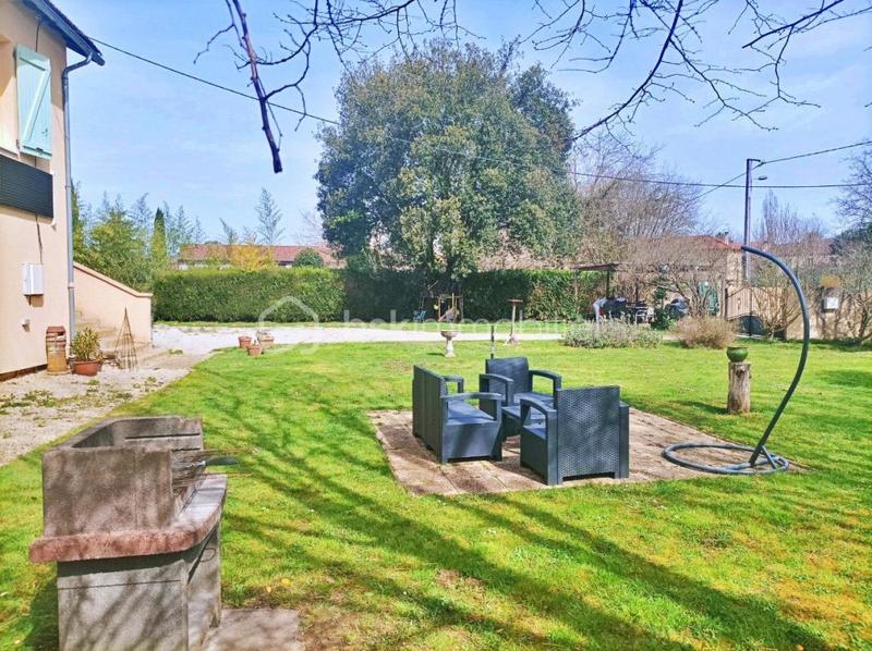 Maison - 222 m² - 9 pièces