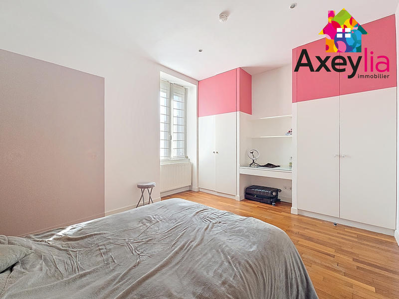 Maison - 207 m² - 6 pièces