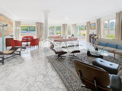 Villa - 356 m² - 10 pièces