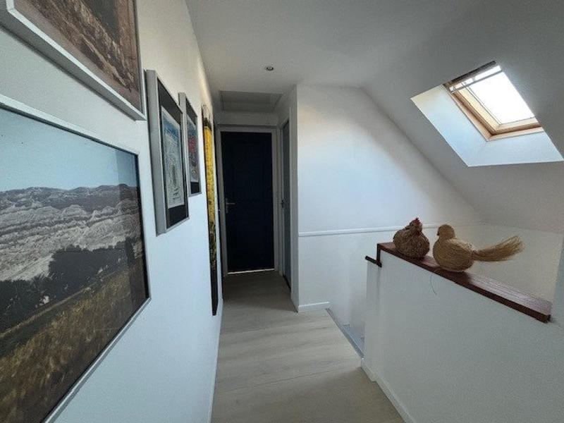 Maison - 185 m² - 9 pièces