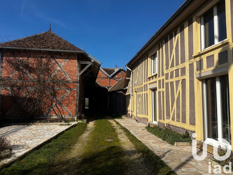 Maison - 202 m² - 7 pièces