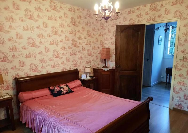 Maison - 285 m² - 9 pièces