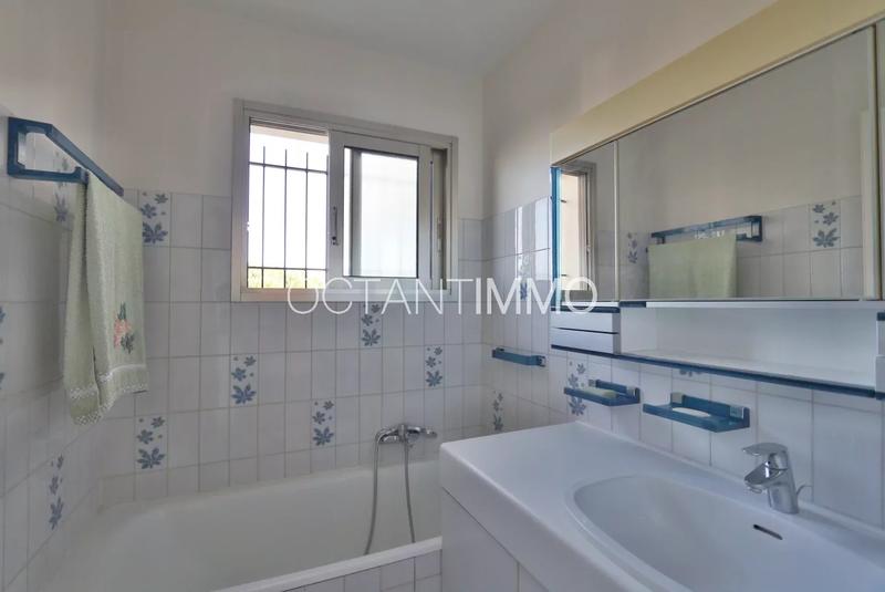 Appartement - 99 m² - 4 pièces