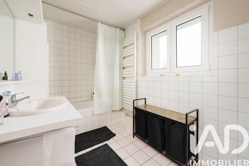 Maison - 253 m² - 8 pièces
