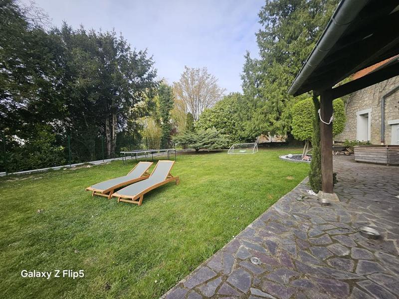 Maison - 241 m² - 6 pièces