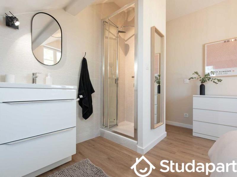 Appartement - 240 m² - 1 pièce