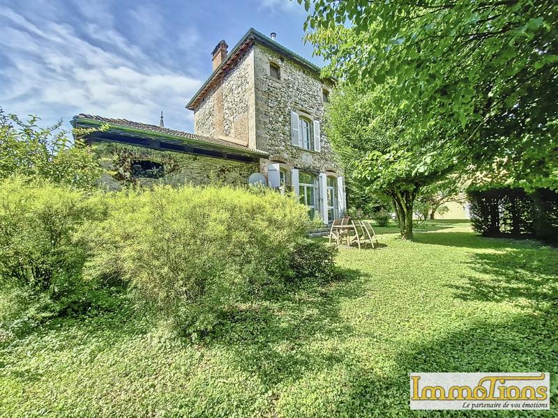 Propriété - 635 m² - 20 pièces