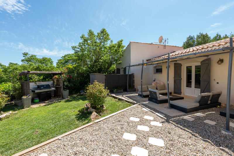 Propriété - 325 m² - 8 pièces