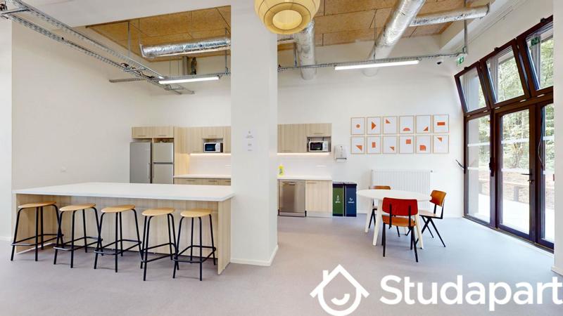 Chambre - 17 m² - 1 pièce