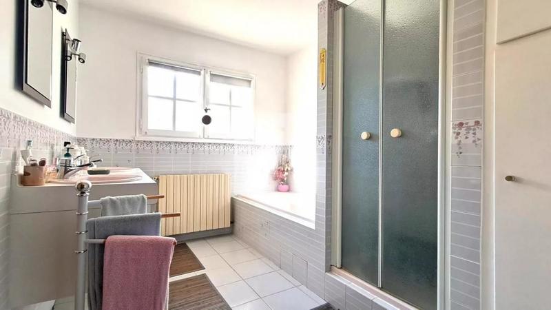 Maison traditionnelle - 106 m² - 5 pièces