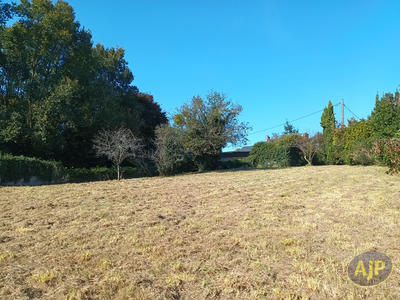 Terrain - 883 m²