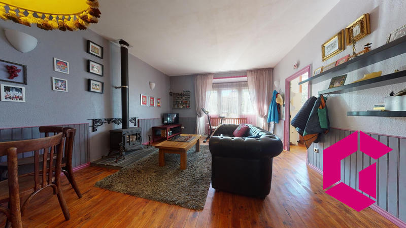 Maison - 300 m² - 16 pièces