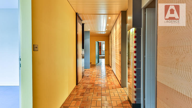 Maison - 290 m² - 12 pièces