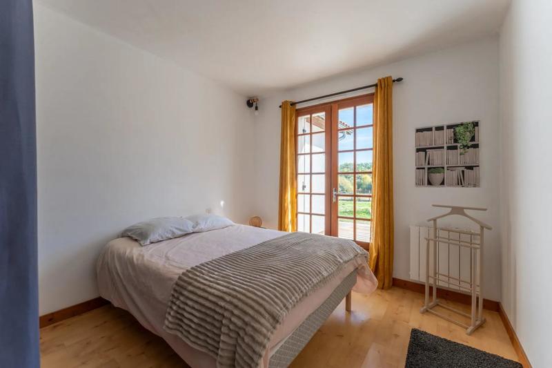 Maison - 180 m² - 8 pièces