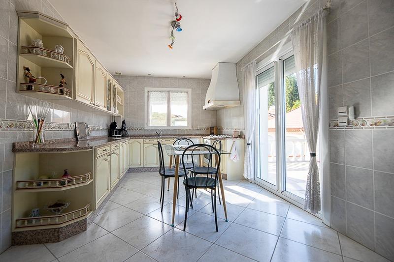 Maison - 197 m² - 6 pièces
