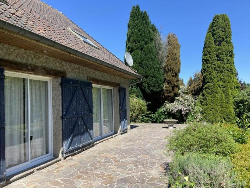 Propriété - 5 000 m² - 9 pièces