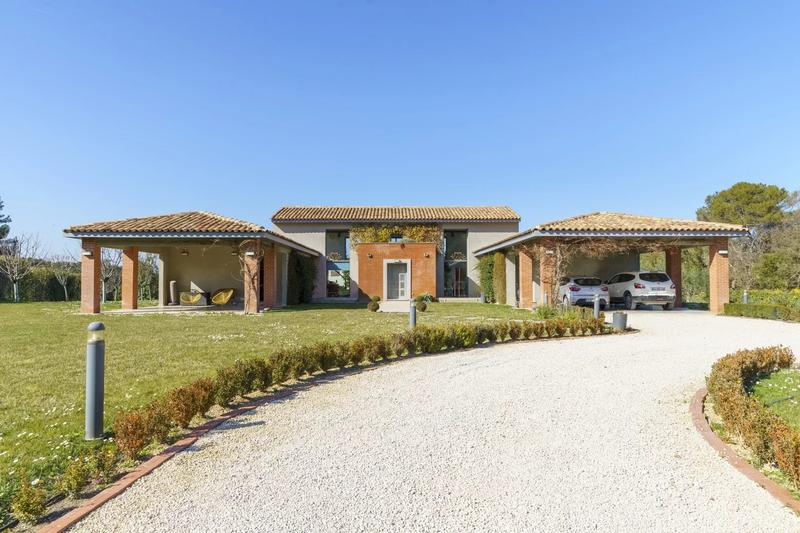 Villa - 460 m² - 8 pièces
