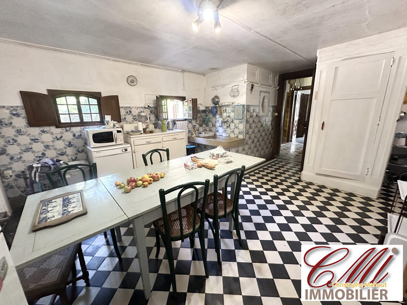 Maison - 405 m² - 12 pièces