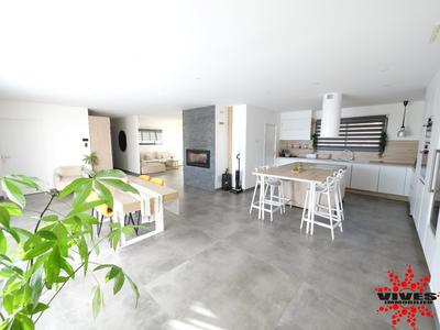 Maison d'architecte - 142 m² - 4 pièces