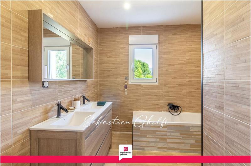 Maison - 118 m² - 5 pièces