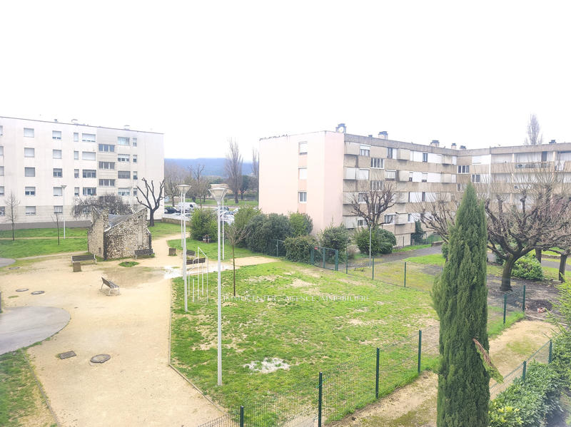 Appartement - 92 m² - 5 pièces