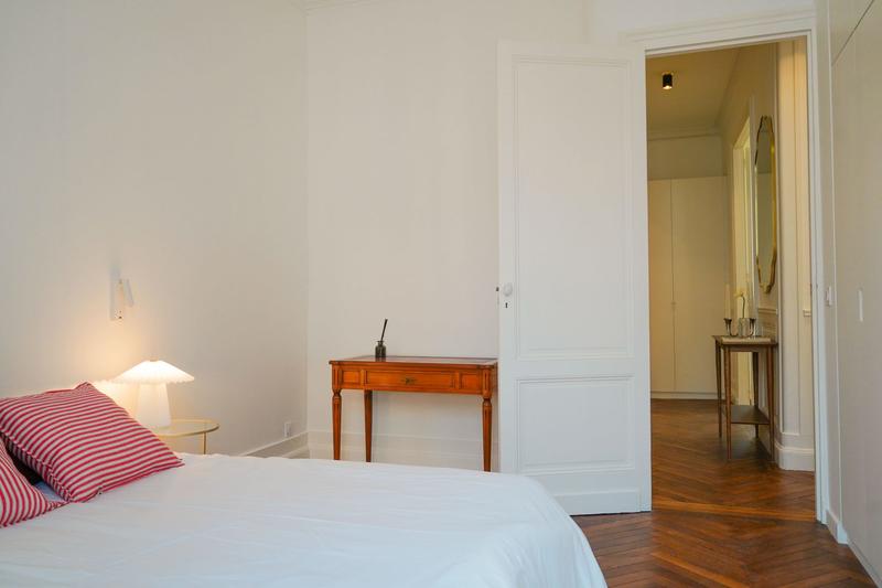 Appartement - 210 m² - 6 pièces