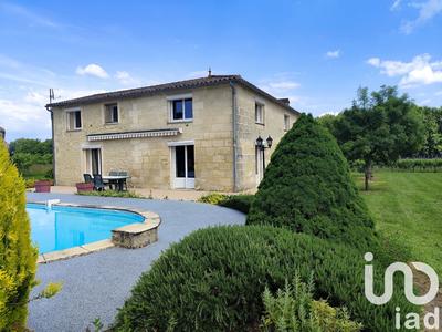 Maison - 214 m² - 6 pièces