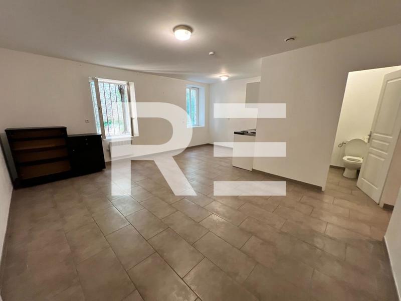 Local commercial - 43 m² - 2 pièces