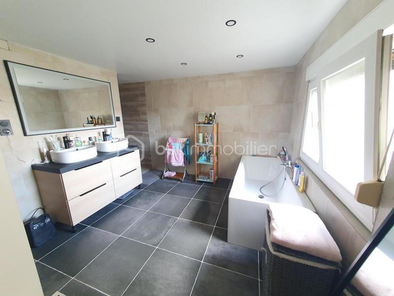 Maison - 140 m² - 7 pièces