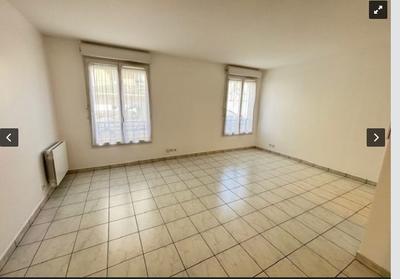 Studio - 30 m² - 1 pièce