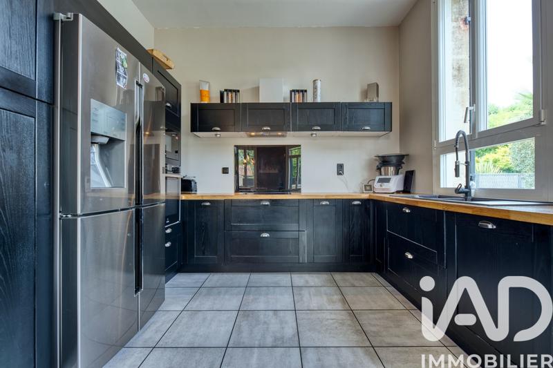 Maison - 250 m² - 7 pièces