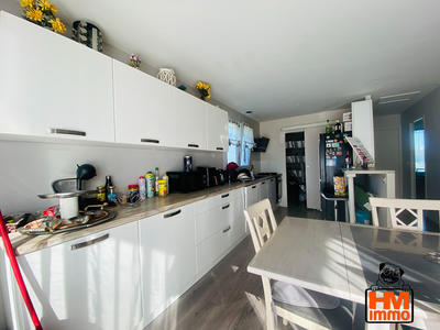 Maison - 99 m² - 5 pièces