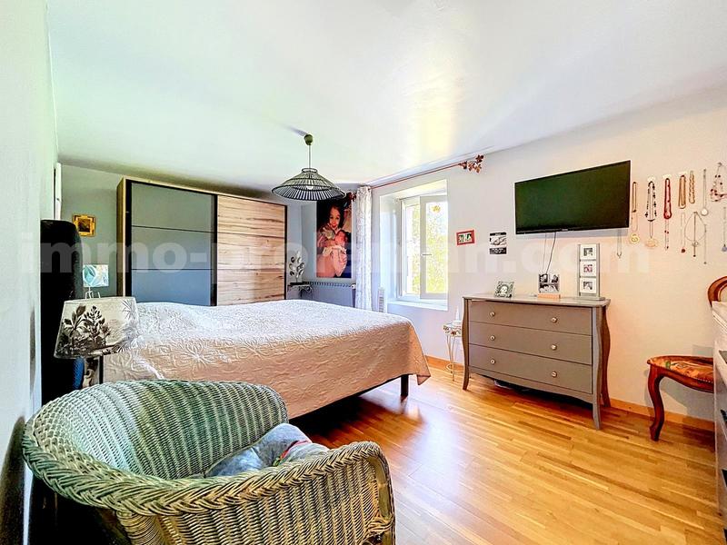 Corps de ferme - 238 m² - 7 pièces