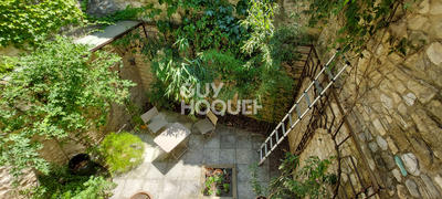 Maison - 243 m² - 9 pièces