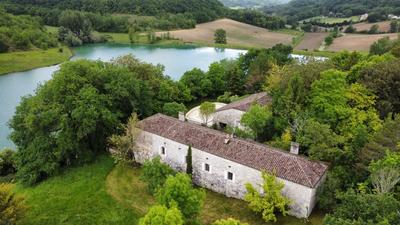 Maison en pierre - 252 m² - 5 pièces