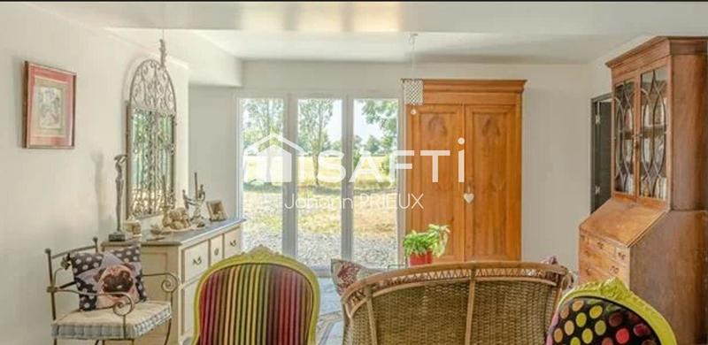 Maison - 275 m² - 9 pièces