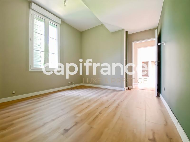 Propriété - 288 m² - 17 pièces