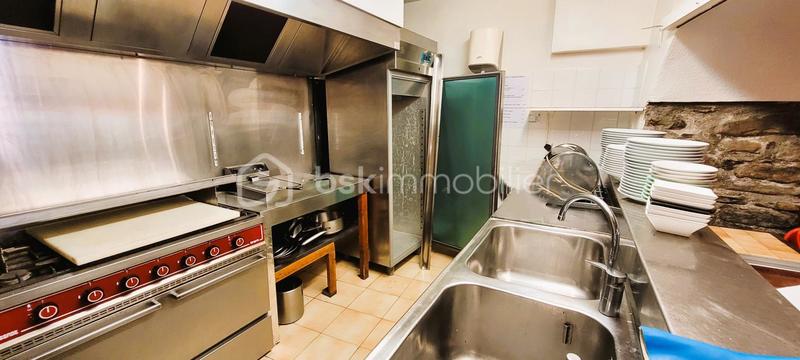 Local commercial - 76 m² - 1 pièce