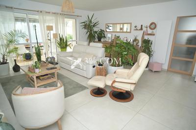 Maison - 102 m² - 5 pièces