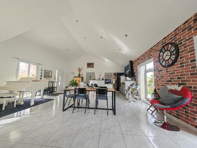 Maison - 178 m² - 7 pièces