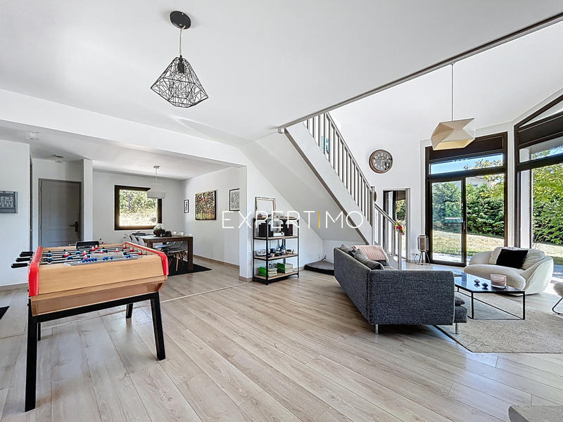 Maison - 195 m² - 6 pièces