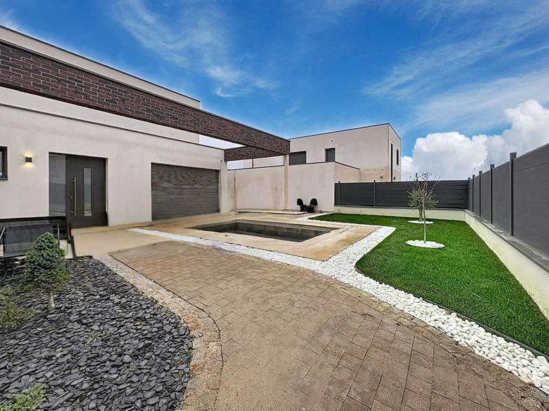 Maison - 187 m² - 7 pièces