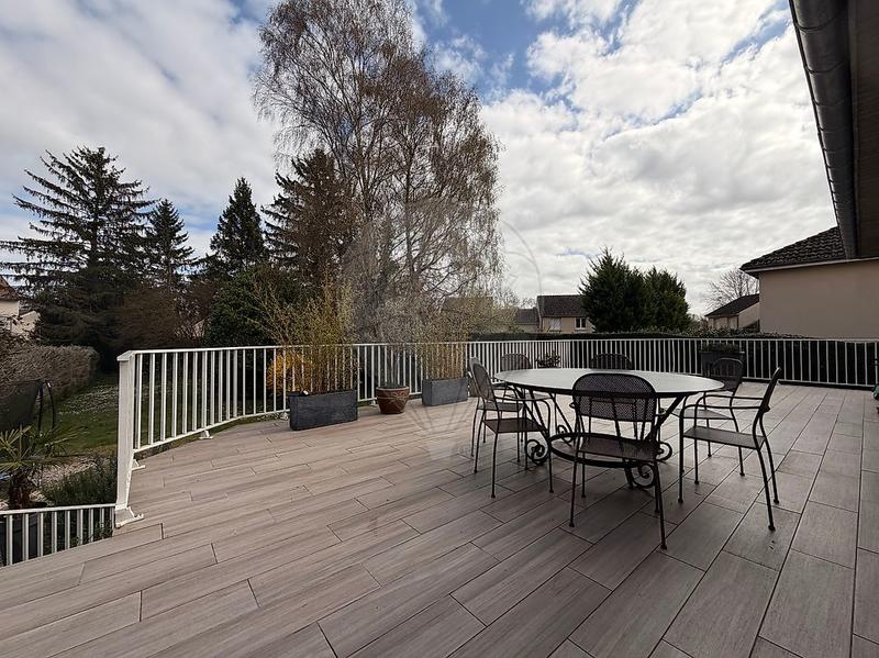 Maison - 137 m² - 6 pièces