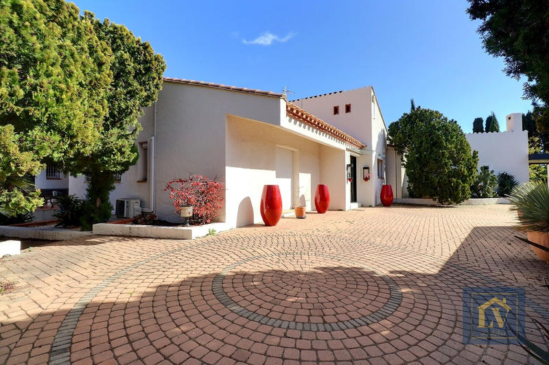 Maison d'architecte - 318 m² - 5 pièces