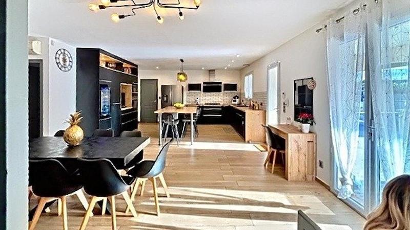 Maison - 120 m² - 7 pièces