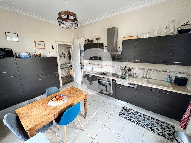 Maison - 110 m² - 8 pièces