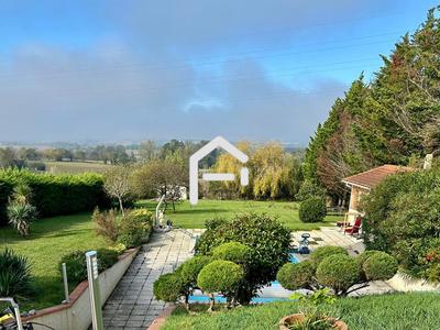 Villa - 284 m² - 7 pièces